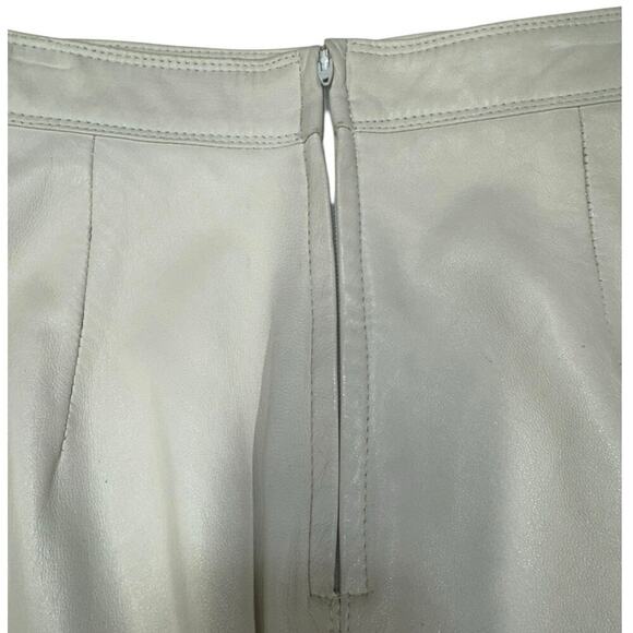 Lillie Rubin Gorgeous White Leather Pencil Skirt Back Zip Up and Bottom Split 10 - Picture 5 of 11